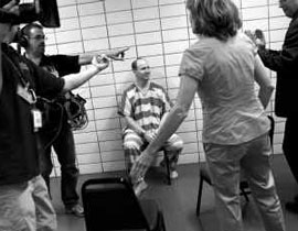 اصم سجن 20 عاما بتهمة الاعتداء على طفلة.. وهو بريء!  صورة رقم 1