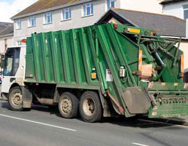 باريس: احباط عملية سطو مسلح بفضل شاحنة قمامة! صورة رقم 1