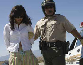 تونس: السجن لطبيبة كشفت عن حالة المريض لزوجة ابنه! صورة رقم 1 تونس: السجن لطبيبة كشفت عن حالة المريض لزوجة ابنه! صورة رقم 1