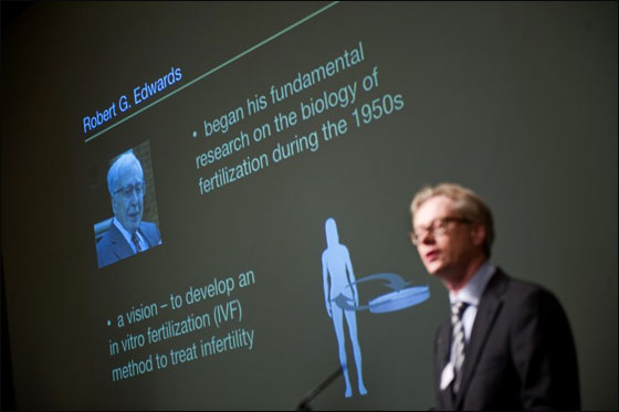لمساعدته النساء على الحمل.. منح إدواردز جائزة نوبل للطب!    صورة رقم 5