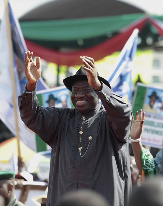 حظاً سعيداً أول رئيس دولة يستخدم الفيس بوك للانتخابات!  صورة رقم 11