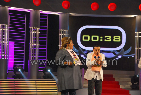 هيا ترقص وتقلّد شاكيرا والصيرفي يعاكسها بلطف! صورة رقم 3 هيا ترقص وتقلّد شاكيرا والصيرفي يعاكسها بلطف! صورة رقم 3