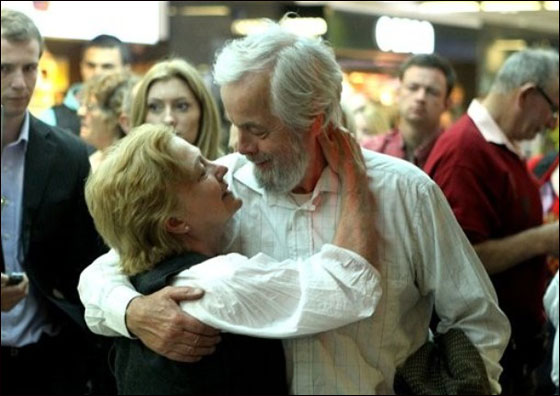 اسرائيل تطرد الناشطة ماجواير حاملة جائزة نوبل للسلام!  صورة رقم 8