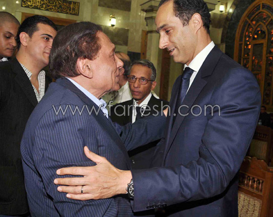 مسلسلات اون لاين يلتقط ضحكات النجوم في عزاء المشاهير صورة رقم 3 مسلسلات اون لاين يلتقط ضحكات النجوم في عزاء المشاهير صورة رقم 3