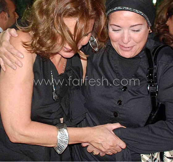 مسلسلات اون لاين يلتقط ضحكات النجوم في عزاء المشاهير صورة رقم 5 مسلسلات اون لاين يلتقط ضحكات النجوم في عزاء المشاهير صورة رقم 5