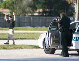 استراليا: رجال شرطة يقتلون رجلاً بسلاح صاعق!! صورة رقم 1