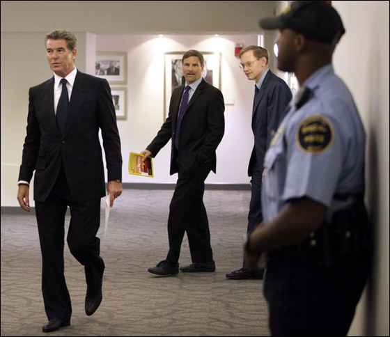 آن هيثواي تساعد البنك الدولي لجمع التبرعات! صورة رقم 3 آن هيثواي تساعد البنك الدولي لجمع التبرعات! صورة رقم 3