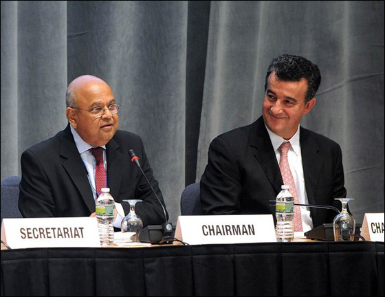 آن هيثواي تساعد البنك الدولي لجمع التبرعات! صورة رقم 7 آن هيثواي تساعد البنك الدولي لجمع التبرعات! صورة رقم 7