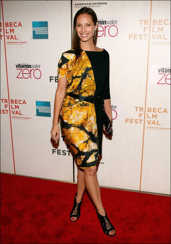 آن هيثواي تساعد البنك الدولي لجمع التبرعات! صورة رقم 15 آن هيثواي تساعد البنك الدولي لجمع التبرعات! صورة رقم 15