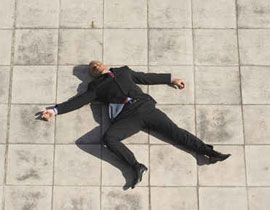 سقط من ارتفاع 24 مترا وعثر على جثته بعد شهر من اختفائه!! صورة رقم 1