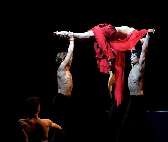 صور مثيرة تعرقل مستقبل راقصة باليه!  صورة رقم 5