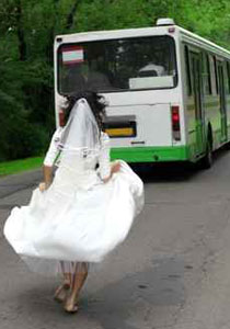 الجزائر: عروس سرقت اموال زوجها وشمعت الخيط!! صورة رقم 1