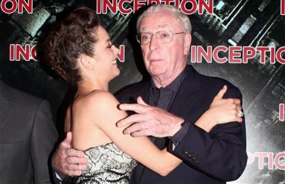 مايكل كين يعترف: أقنعت أحد الأطباء بقتل والدي.. رحمة!  صورة رقم 3