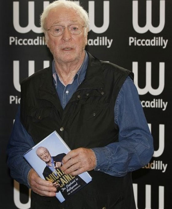 مايكل كين يعترف: أقنعت أحد الأطباء بقتل والدي.. رحمة!  صورة رقم 4