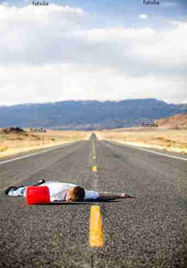 مصر: طالب حذر عجوز من شباب ينوون سرقتها فذبح امام المارة! صورة رقم 1