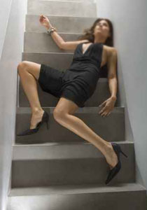 ارادت ضبط خيانة زوجها مع زوجة اخيه.. فسقطت عن السلم وتوفيت! صورة رقم 1 ارادت ضبط خيانة زوجها مع زوجة اخيه.. فسقطت عن السلم وتوفيت! صورة رقم 1