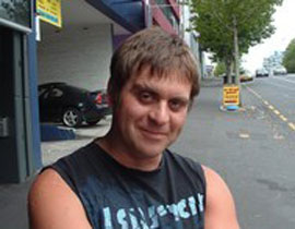 تأخر عن الموعد.. فاعتدى عليه موظف شركة الطيران!! صورة رقم 1