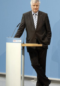 هوفر: المانيا ثقافتها مسيحية ويجب وقف هجرة العرب والاتراك اليها! صورة رقم 1