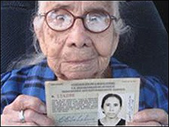 بعد أن بلغت الـ101 عام.. حصلت على النوعية الأمريكية! صورة رقم 4 بعد أن بلغت الـ101 عام.. حصلت على النوعية الأمريكية! صورة رقم 4