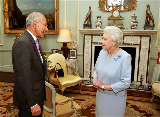 الملكة اليزابيث تلغي حفلة العيد بسبب الأوضاع الإقتصادية! صورة رقم 10 الملكة اليزابيث تلغي حفلة العيد بسبب الأوضاع الإقتصادية! صورة رقم 10