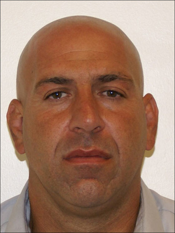 عرّض حياة 400 راكب للموت بعد ان سلم صديقه قيادة المترو! صورة رقم 2