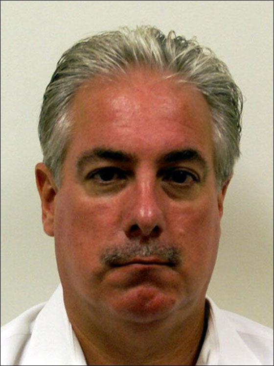 عرّض حياة 400 راكب للموت بعد ان سلم صديقه قيادة المترو! صورة رقم 3