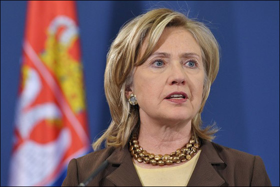 مستحضرات تجميل كلينتون.. تخفي آثار قلة النوم!! صورة رقم 1 مستحضرات تجميل كلينتون.. تخفي آثار قلة النوم!! صورة رقم 1