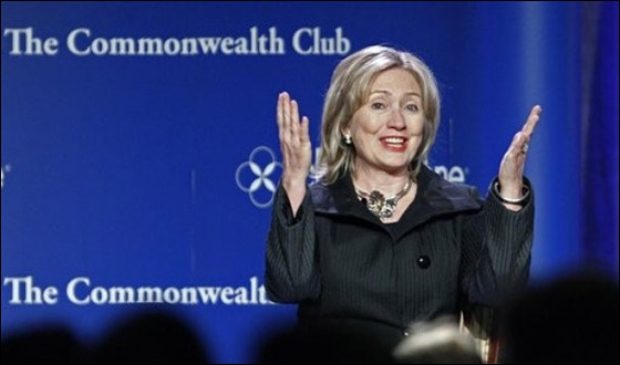 مستحضرات تجميل كلينتون.. تخفي آثار قلة النوم!! صورة رقم 9 مستحضرات تجميل كلينتون.. تخفي آثار قلة النوم!! صورة رقم 9