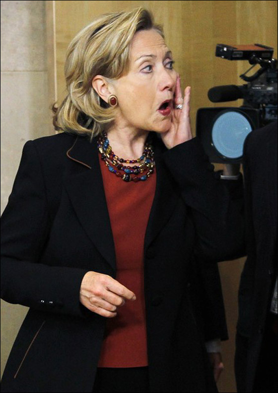 مستحضرات تجميل كلينتون.. تخفي آثار قلة النوم!! صورة رقم 4 مستحضرات تجميل كلينتون.. تخفي آثار قلة النوم!! صورة رقم 4