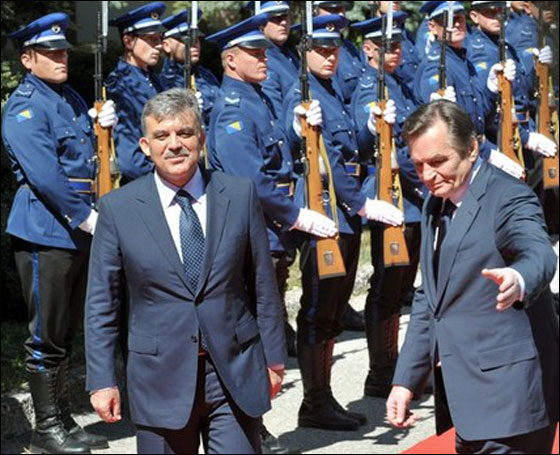 الرئيس التركي يفرض الحجاب بحفلته صورة رقم 11 الرئيس التركي يفرض الحجاب بحفلته صورة رقم 11