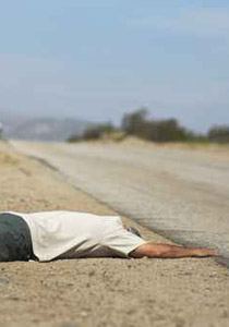 انتقاماً لإبنها.. عائلة مصرية تقتحم مستشفى وتخطف القاتل وتذبحه! صورة رقم 1 انتقاماً لإبنها.. عائلة مصرية تقتحم مستشفى وتخطف القاتل وتذبحه! صورة رقم 1