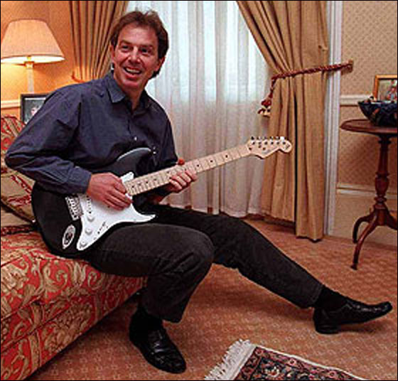 مجموع هدايا بلير خلال توليه رئاسة بريطانيا بلغ 76! صورة رقم 2 مجموع هدايا بلير خلال توليه رئاسة بريطانيا بلغ 76! صورة رقم 2