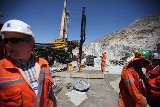 عرض ملابس واواني عمال منجم تشيلي في متحف!! صورة رقم 4 عرض ملابس واواني عمال منجم تشيلي في متحف!! صورة رقم 4