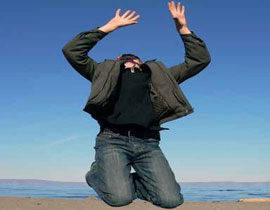 المانيا: فشل في محاولة اسقاط الطائرة.. فقفز منها منتحرا!! صورة رقم 1