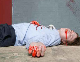 شاب مصري قتل والده لأنه سخر منه وبقي بجانب الجثة يومين! صورة رقم 1 شاب مصري قتل والده لأنه سخر منه وبقي بجانب الجثة يومين! صورة رقم 1