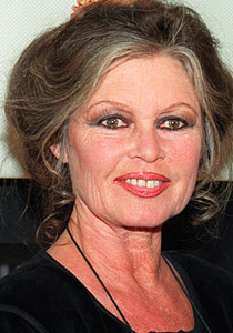 بريجيت باردو ستنافس ساركوزي.. لتحريم 