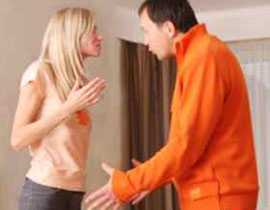 صفعت زوجها ممازحة اياه امام والدته.. فطلقها! صورة رقم 1