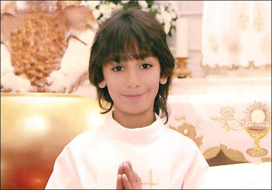 اعجوبة: زيت متدفق من تمثال مار شربل يشفي طفل من مرضه! صورة رقم 2 اعجوبة: زيت متدفق من تمثال مار شربل يشفي طفل من مرضه! صورة رقم 2