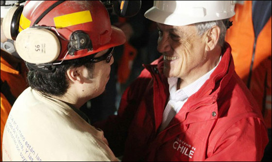 بعد سنوات.. 5 من عمال المنجم الناجين يتممون مراسم زواجهم! صورة رقم 11 بعد سنوات.. 5 من عمال المنجم الناجين يتممون مراسم زواجهم! صورة رقم 11