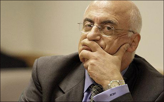 المطالبة بسحب رخصة الطبيب الذي زرع 14 جنينا في رحم أم الثمانية! صورة رقم 2 المطالبة بسحب رخصة الطبيب الذي زرع 14 جنينا في رحم أم الثمانية! صورة رقم 2