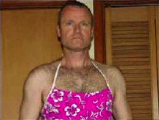 الطيار الذي اؤتمن على حياة الملكة اليزابيث قاتل ومغتصب! صورة رقم 4 الطيار الذي اؤتمن على حياة الملكة اليزابيث قاتل ومغتصب! صورة رقم 4