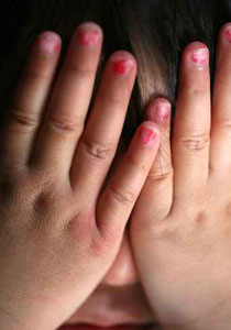 الكويت: اغتصاب شقيقتين من قبل شقيقهما ووالدهما! صورة رقم 1 الكويت: اغتصاب شقيقتين من قبل شقيقهما ووالدهما! صورة رقم 1