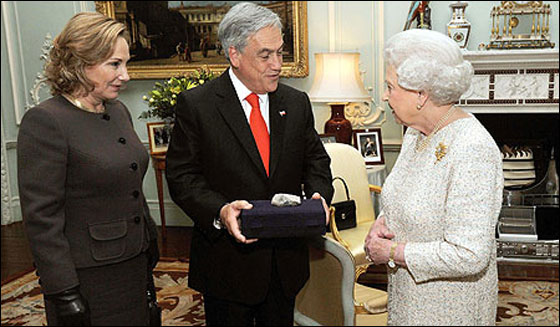 هدية.. صخرة ثمينة لملكة بريطانيا من منجم تشيلي! صورة رقم 2 هدية.. صخرة ثمينة لملكة بريطانيا من منجم تشيلي! صورة رقم 2