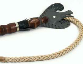 ما هي عقوبة من يقيم علاقة عاطفية في بلدة بيرو؟! صورة رقم 1