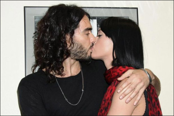 الكوميدي راسل براند يتزوج كاتي بيري ولكن.. في محمية للنمور صورة رقم 2 الكوميدي راسل براند يتزوج كاتي بيري ولكن.. في محمية للنمور صورة رقم 2