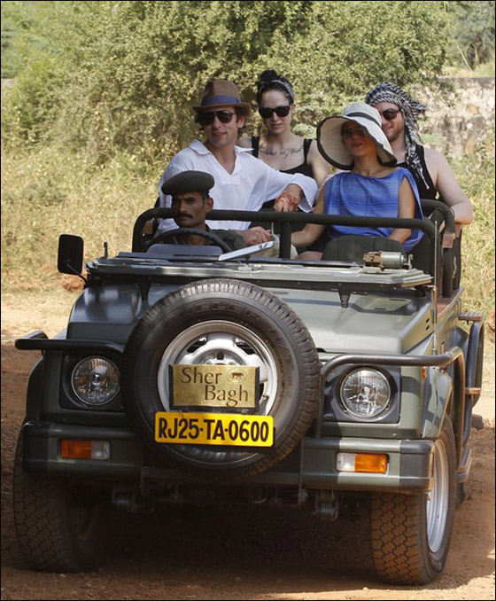 الكوميدي راسل براند يتزوج كاتي بيري ولكن.. في محمية للنمور صورة رقم 6 الكوميدي راسل براند يتزوج كاتي بيري ولكن.. في محمية للنمور صورة رقم 6