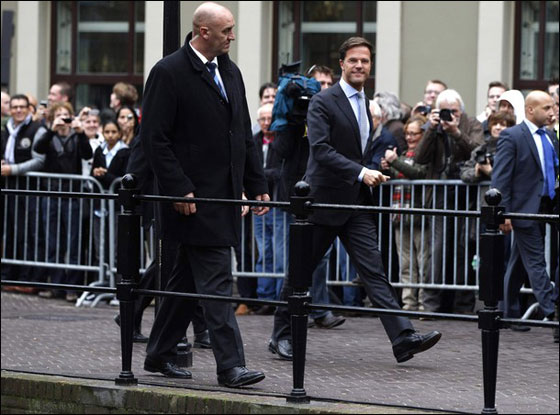 مدرّس.. وظيفة إضافية لرئيس الوزراء الهولندي! صورة رقم 10 مدرّس.. وظيفة إضافية لرئيس الوزراء الهولندي! صورة رقم 10