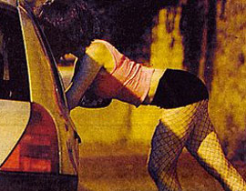 ابو ظبي: 100 الف درهم مقابل بيع فتاة ليل!! صورة رقم 1