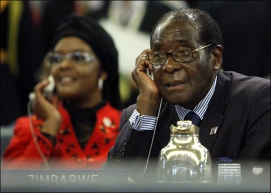 رئيس زمبابوي يكتشف خيانات زوجته وشخص ما سيقتل قريبا! صورة رقم 4 رئيس زمبابوي يكتشف خيانات زوجته وشخص ما سيقتل قريبا! صورة رقم 4