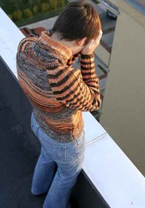 الطالب ادعى كذبا أن المعلم ضربه فانتحر المعلم بعد اعتقاله!!  صورة رقم 1